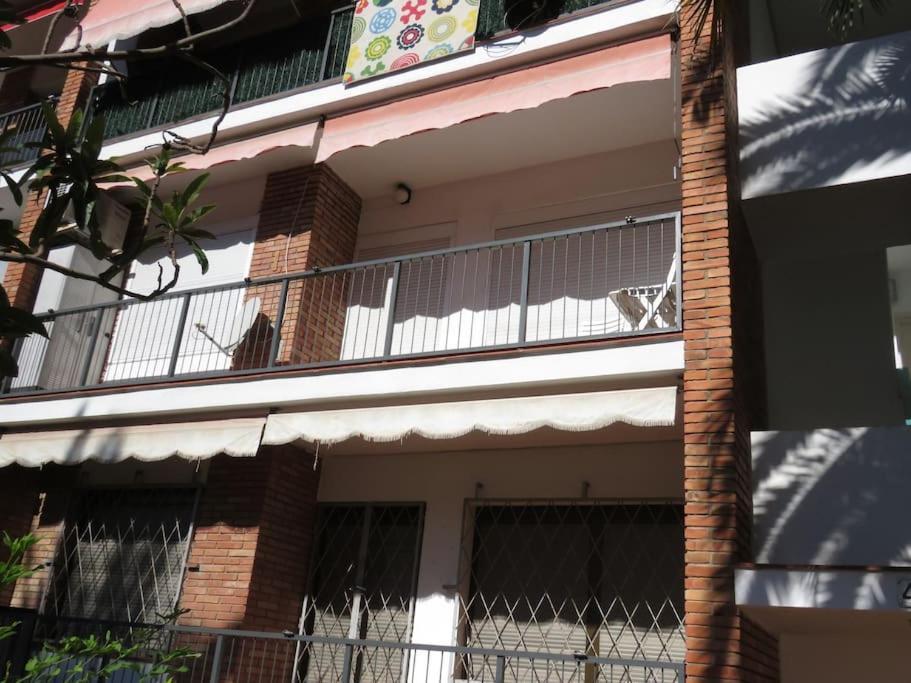 Apartmán Coqueto Alojamiento Con Banera De Hidromasaje Tarragona Exteriér fotografie
