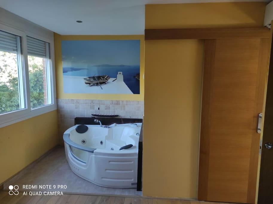 Apartmán Coqueto Alojamiento Con Banera De Hidromasaje Tarragona Exteriér fotografie